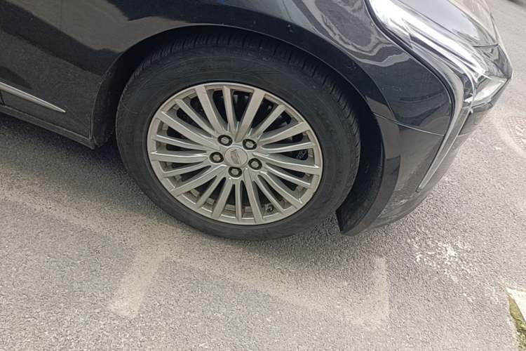 Used Cadillac CT6 2021 28T Fashion Edition Right Front Wheel Hub