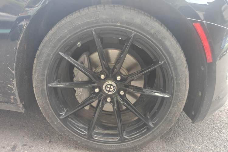 Used Cadillac CT6 2021 28T Elite Edition Right Front Wheel Hub