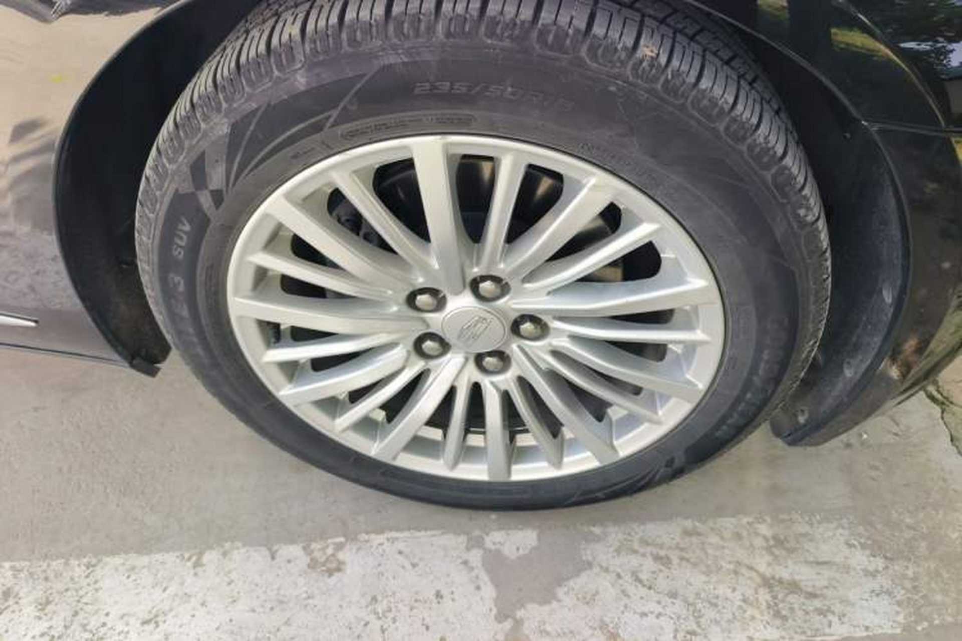 Used Cadillac CT6 2021 28T Elite Edition Right Front Wheel Hub