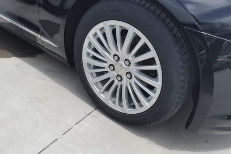 Used Cadillac CT6 2021 28T Elite Edition Right Front Wheel Hub
