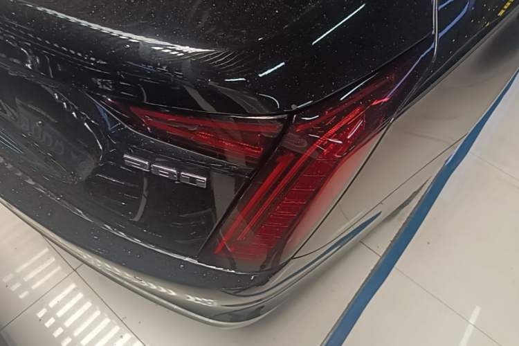 Used Cadillac CT6 2021 28T Luxury Version Right Rear Taillight