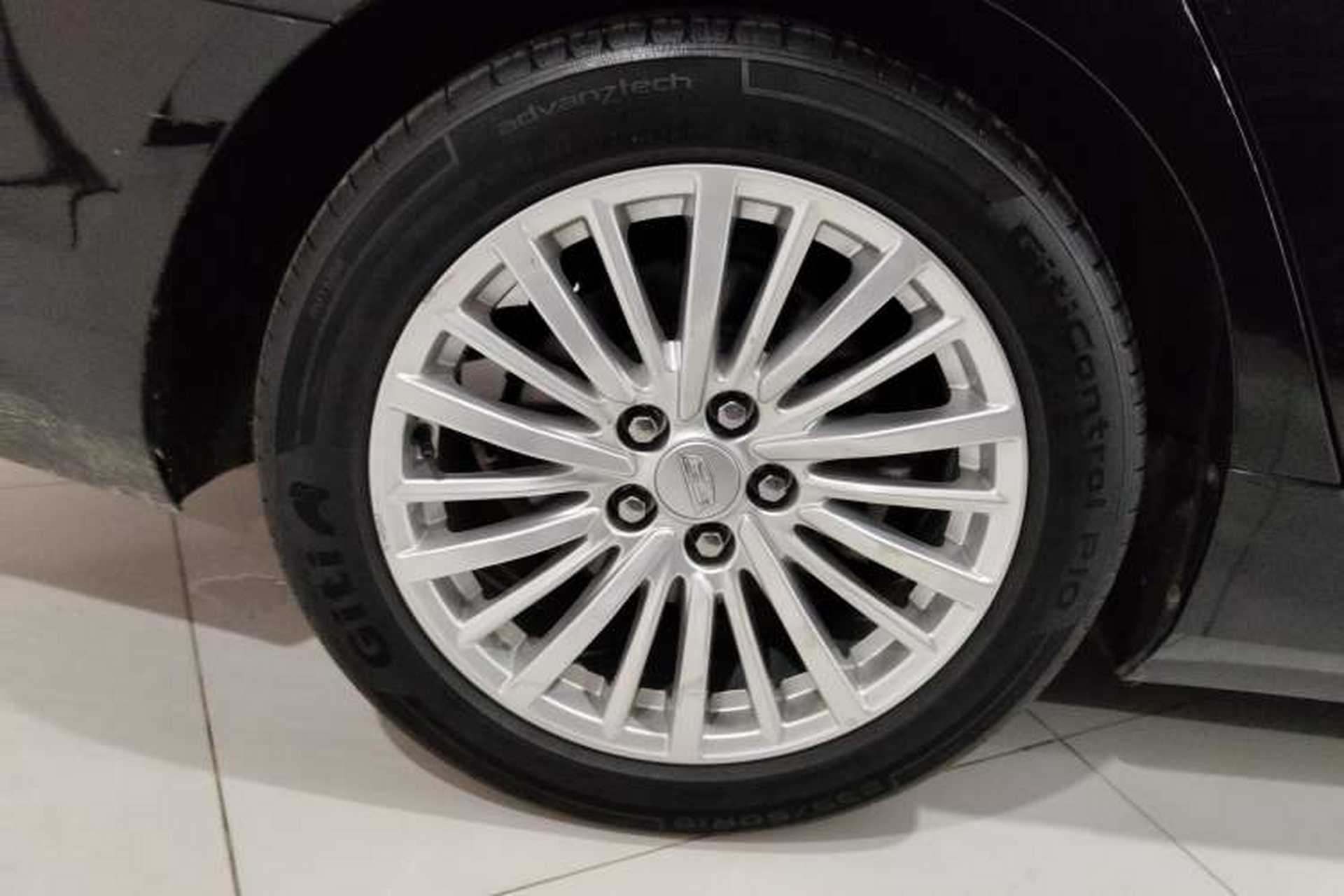 Used Cadillac CT6 2021 28T Elite Edition Right Rear Wheel Hub