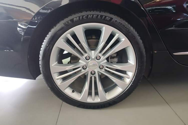Used Cadillac CT6 2021 28T Elite Edition Right Rear Wheel Hub