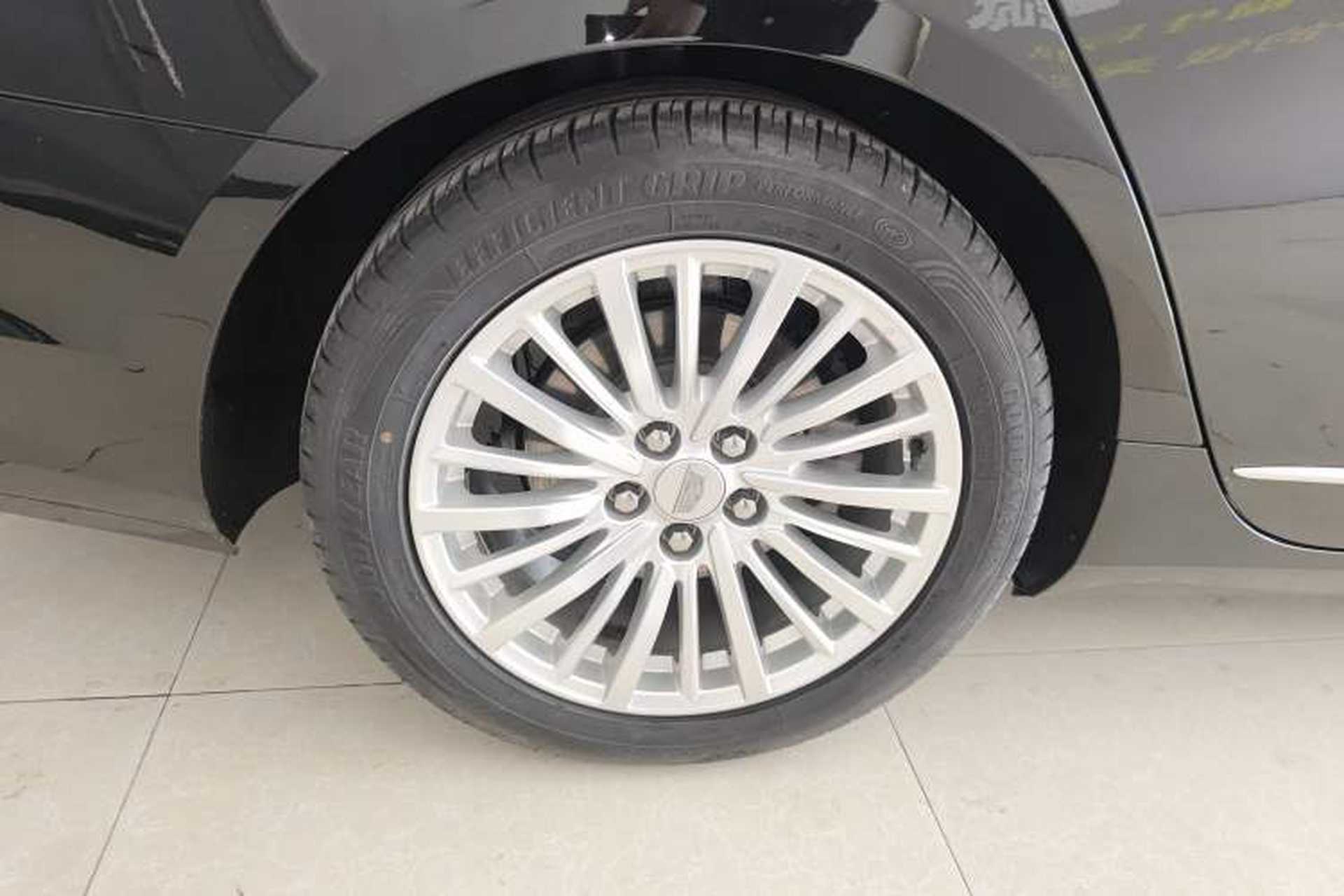 Used Cadillac CT6 2021 28T Elite Edition Right Rear Wheel Hub
