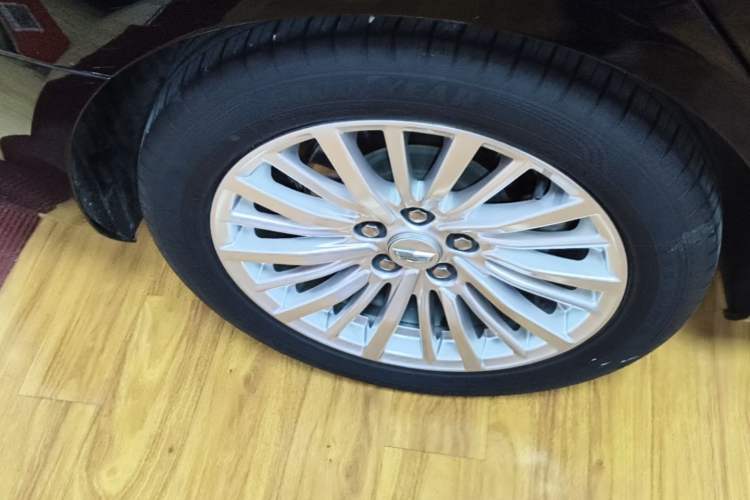 Used Cadillac CT6 2021 28T Luxury Version Right Rear Wheel Hub