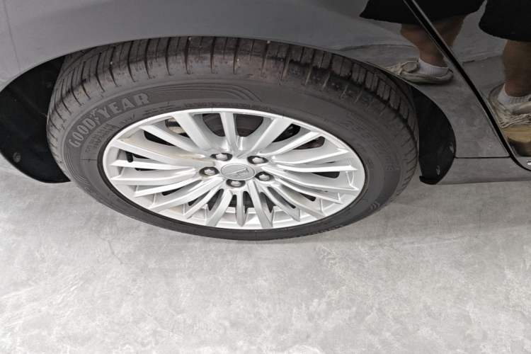 Used Cadillac CT6 2021 28T Luxury Version Right Rear Wheel Hub