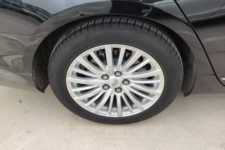 Used Cadillac CT6 2021 28T Elite Edition Right Rear Wheel Hub