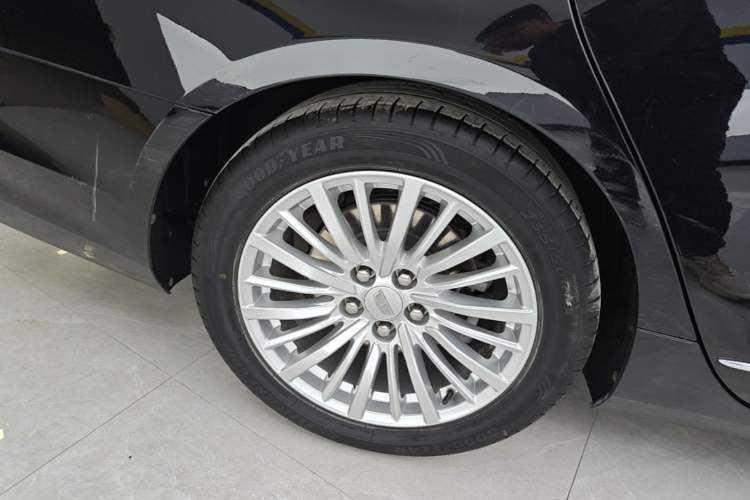 Used Cadillac CT6 2021 28T Luxury Version Right Rear Wheel Hub