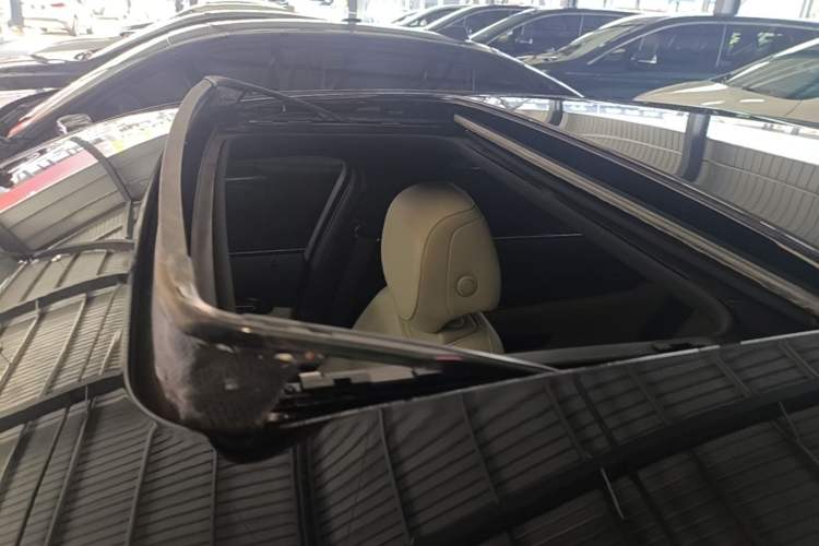 Used Cadillac CT6 2021 28T Fashion Edition Roof