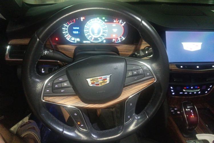 Used Cadillac CT6 2021 28T Luxury Version Steering Wheel