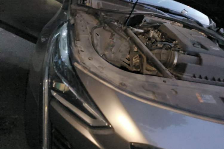Used Cadillac CT6 2021 28T Luxury Version Engine Bay Right