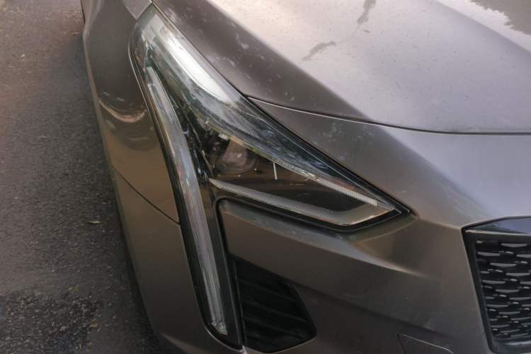 Used Cadillac CT6 2021 28T Luxury Version Right Front Headlight