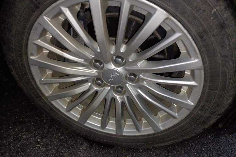 Used Cadillac CT6 2021 28T Elite Edition Right Front Wheel Hub