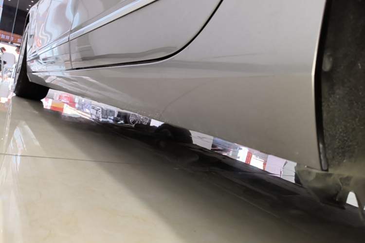 Used Cadillac CT6 2021 28T Luxury Version Left Side Sill
