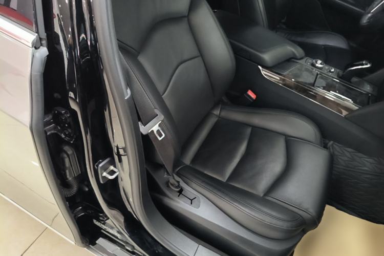Used Cadillac CT6 2021 28T Luxury Version Right Front Seat