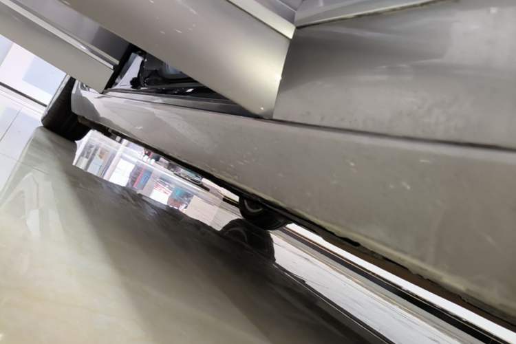 Used Cadillac CT6 2021 28T Luxury Version Right Side Sill