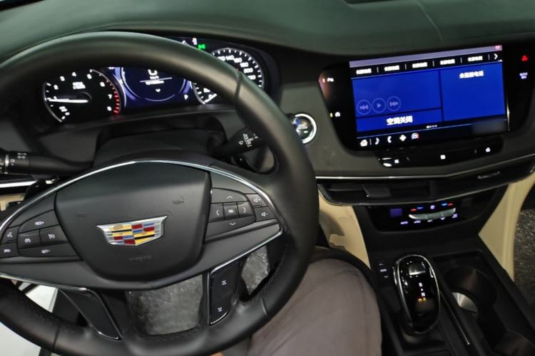 Used Cadillac CT6 2021 28T Fashion Edition Center Console