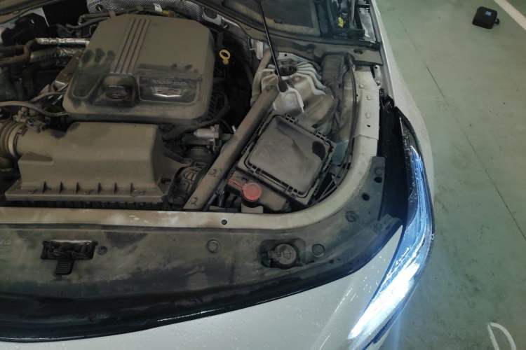 Used Cadillac CT6 2021 28T Luxury Version Engine Bay Left