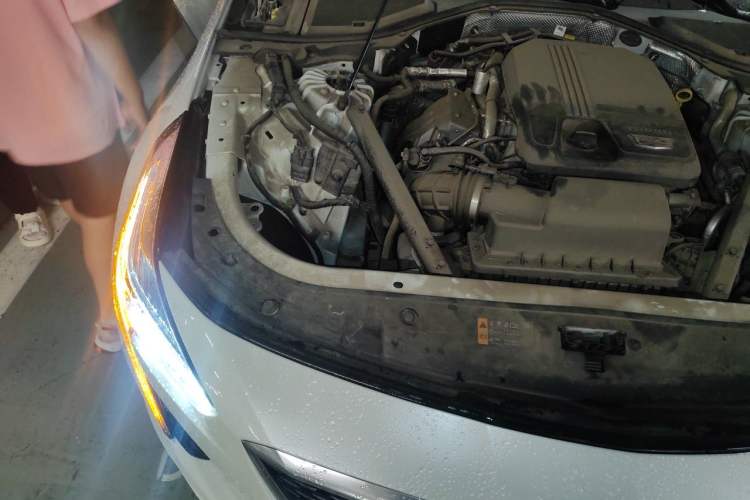 Used Cadillac CT6 2021 28T Luxury Version Engine Bay Right