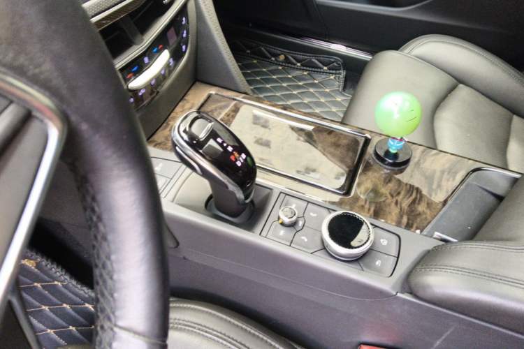 Used Cadillac CT6 2021 28T Luxury Version Gear Lever