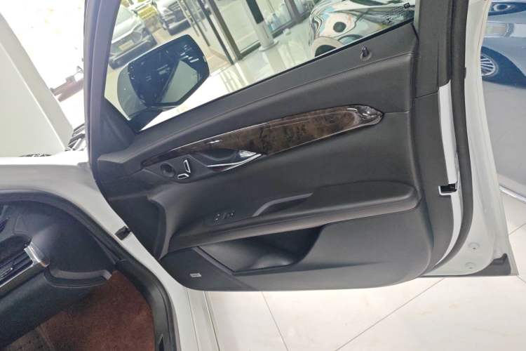 Used Cadillac CT6 2021 28T Luxury Version Interior 5