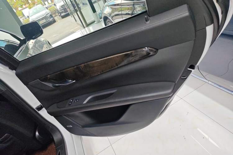 Used Cadillac CT6 2021 28T Luxury Version Interior 6