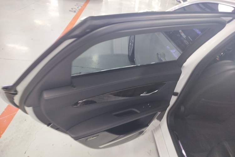 Used Cadillac CT6 2021 28T Luxury Version Interior 8