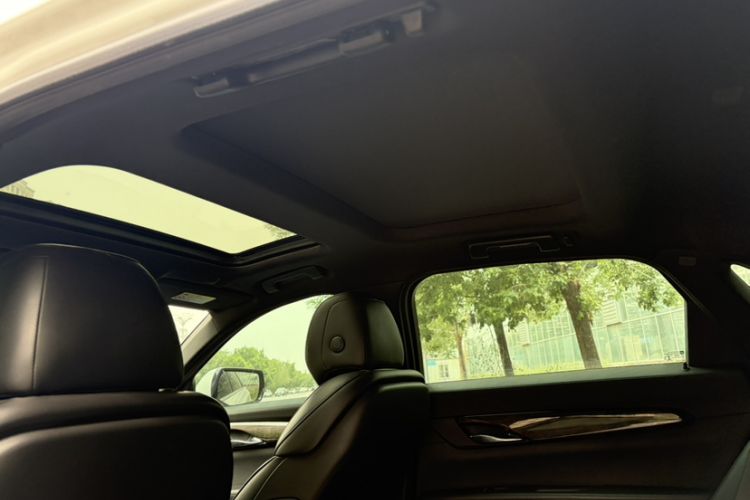 Used Cadillac CT6 2021 28T Luxury Version Interior 9