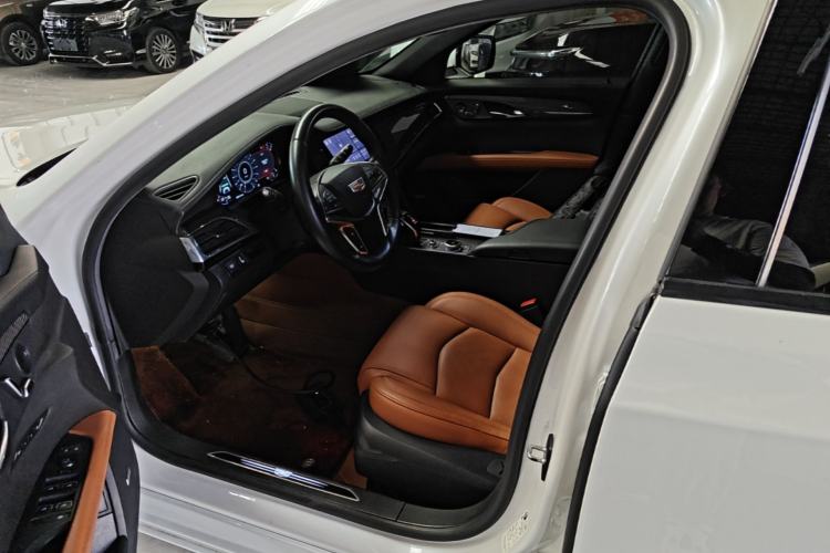 Used Cadillac CT6 2021 28T Luxury Version Left Front Seat
