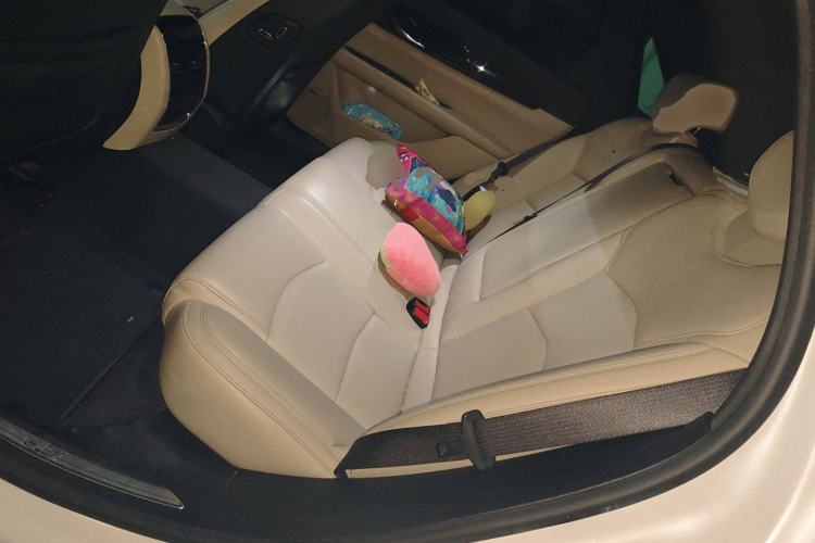 Used Cadillac CT6 2021 28T Fashion Edition Left Rear Seat