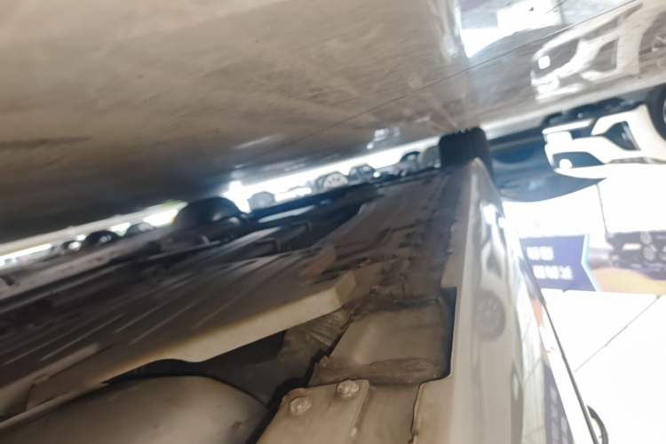 Used Cadillac CT6 2021 28T Luxury Version Left Side Sill