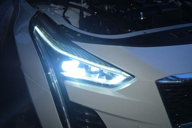 Used Cadillac CT6 2021 28T Luxury Version Right Front Headlight