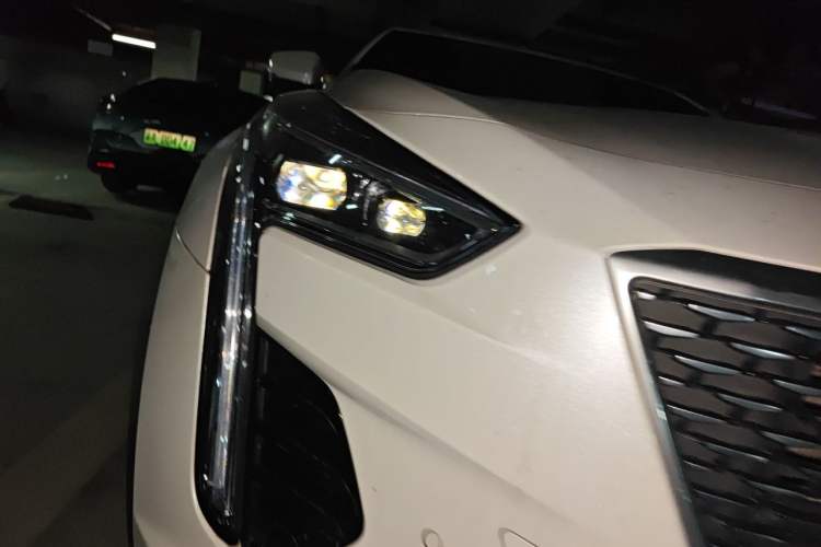 Used Cadillac CT6 2021 28T Luxury Version Right Front Headlight