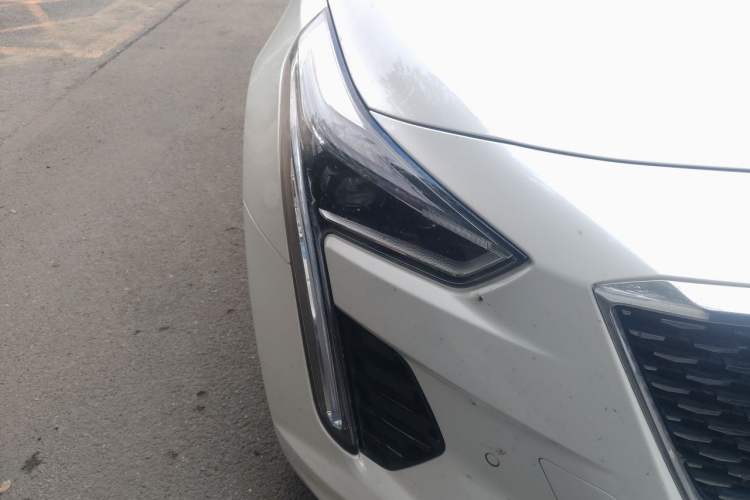 Used Cadillac CT6 2021 28T Elite Edition Right Front Headlight