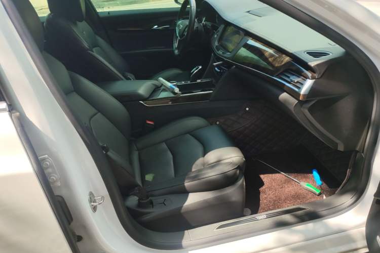 Used Cadillac CT6 2021 28T Luxury Version Right Front Seat