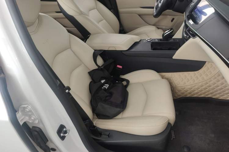 Used Cadillac CT6 2021 28T Fashion Edition Right Front Seat