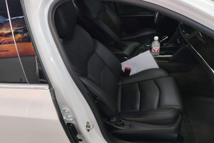 Used Cadillac CT6 2021 28T Luxury Version Right Front Seat