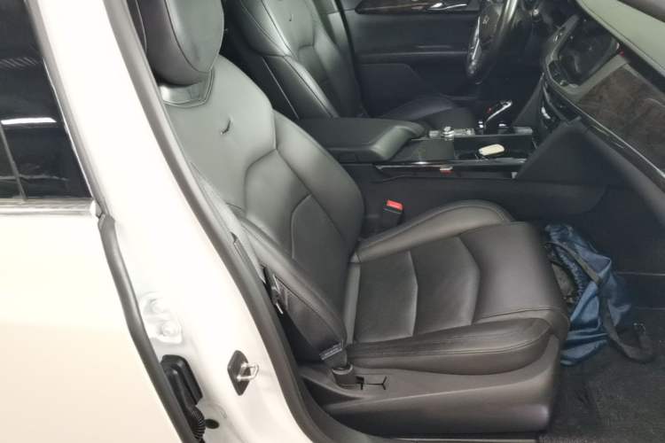 Used Cadillac CT6 2021 28T Luxury Version Right Front Seat
