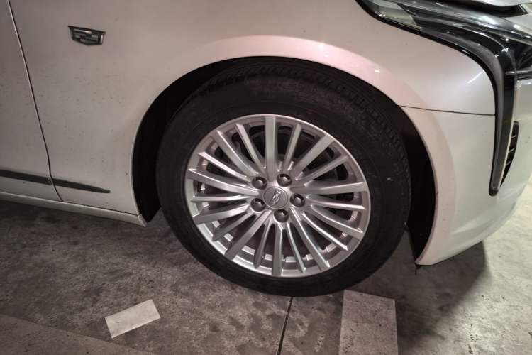 Used Cadillac CT6 2021 28T Elite Edition Right Front Wheel Hub