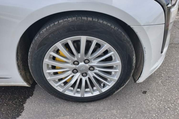 Used Cadillac CT6 2021 28T Luxury Version Right Front Wheel Hub