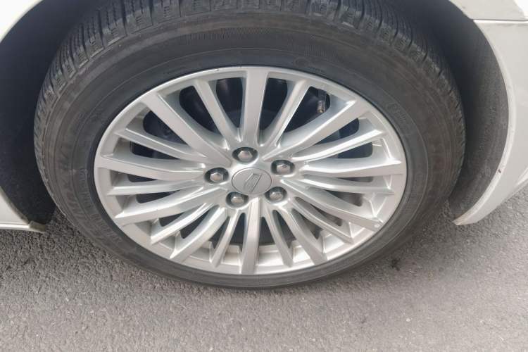 Used Cadillac CT6 2021 28T Elite Edition Right Front Wheel Hub