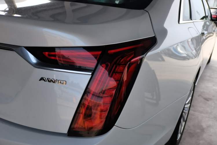 Used Cadillac CT6 2021 28T Luxury Version Right Rear Taillight