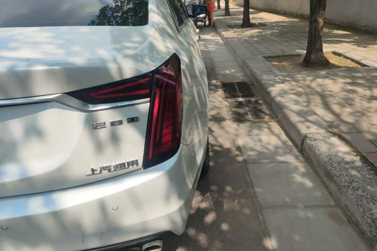Used Cadillac CT6 2021 28T Luxury Version Right Rear Taillight