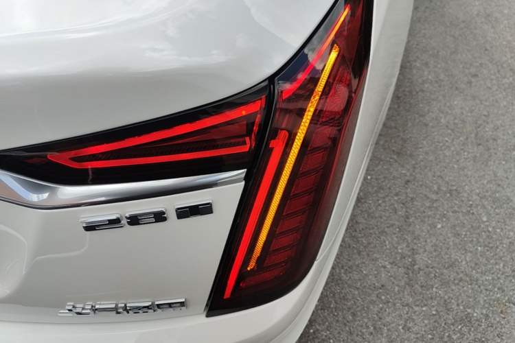 Used Cadillac CT6 2021 28T Luxury Version Right Rear Taillight