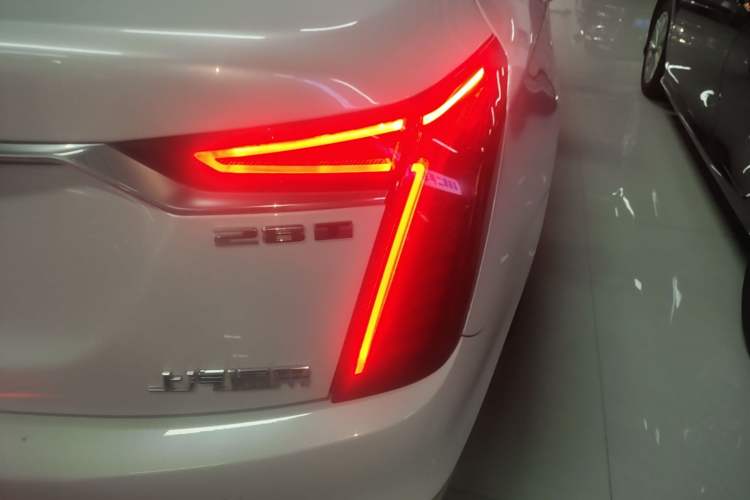 Used Cadillac CT6 2021 28T Fashion Edition Right Rear Taillight