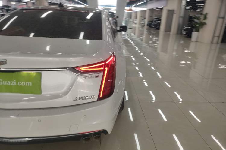 Used Cadillac CT6 2021 28T Luxury Version Right Rear Taillight