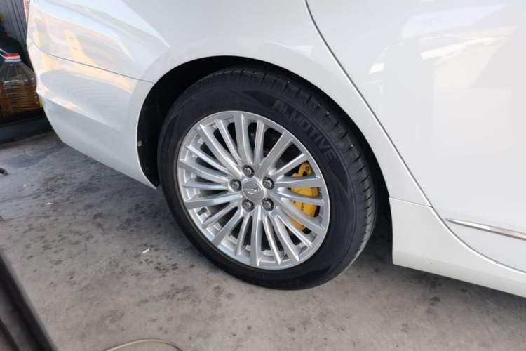 Used Cadillac CT6 2021 28T Luxury Version Right Rear Wheel Hub