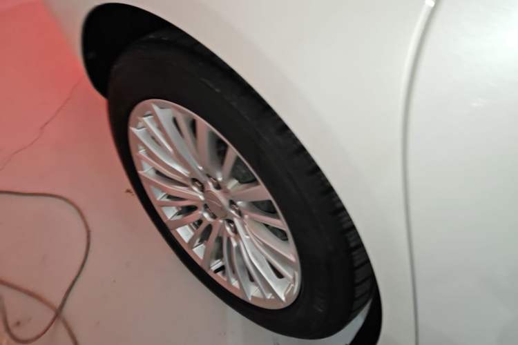Used Cadillac CT6 2021 28T Fashion Edition Right Rear Wheel Hub