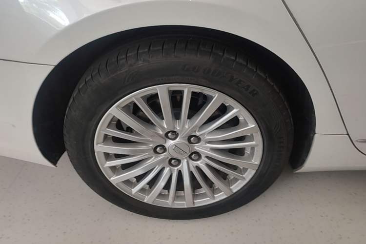 Used Cadillac CT6 2021 28T Fashion Edition Right Rear Wheel Hub