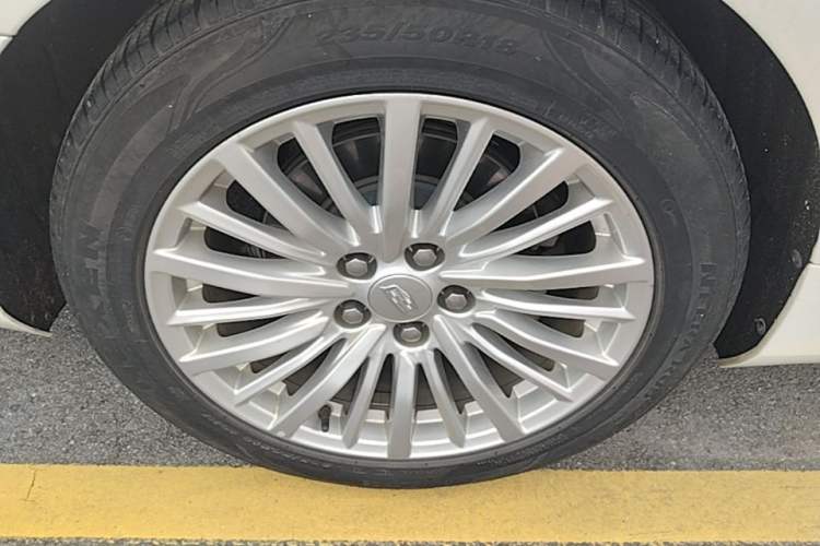 Used Cadillac CT6 2021 28T Fashion Edition Right Rear Wheel Hub